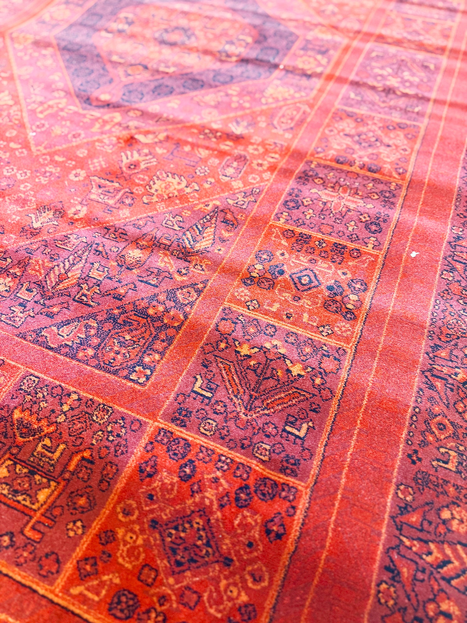 Qashqai Red Area Rug 700 Reed – Persian Tribal Design (Code 267 )