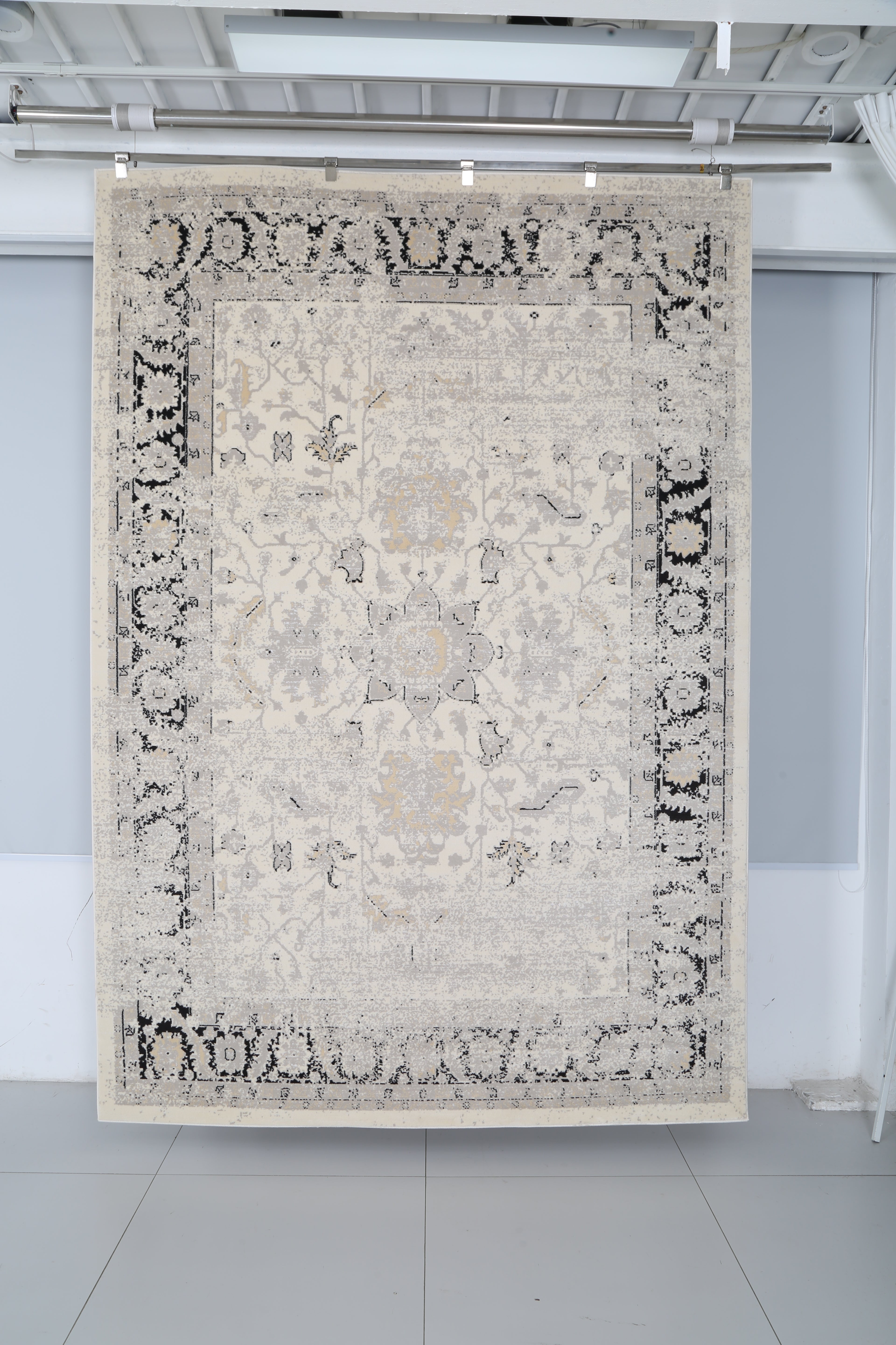 Glara Heritage Luxe Rug – Ivory & Charcoal Vintage Abstract (12mm Plush)