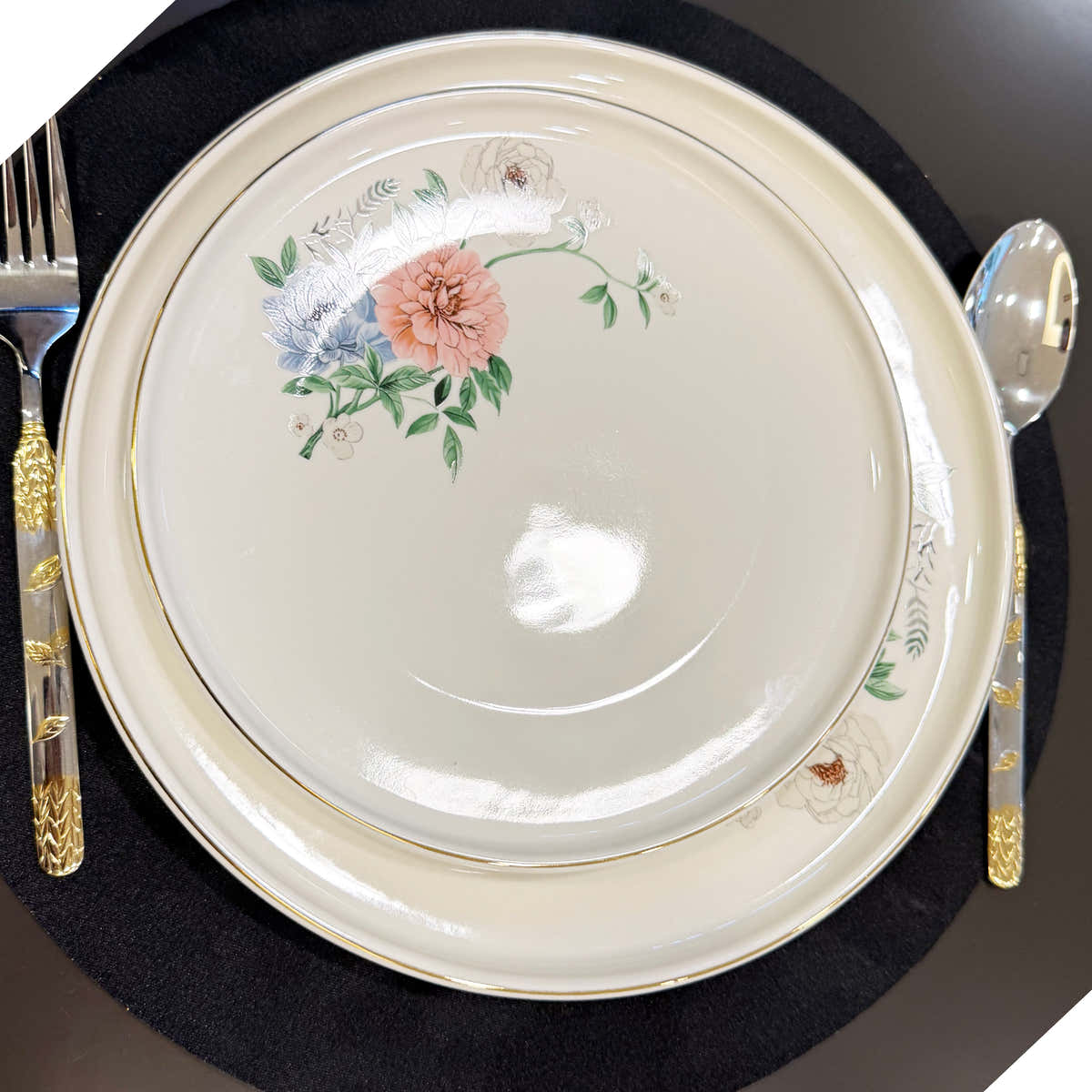 Bloom 26-Pieces Bone China Dinner Set – 24K Gold Rim & Floral Charm (SD-264) - GLARA HOME