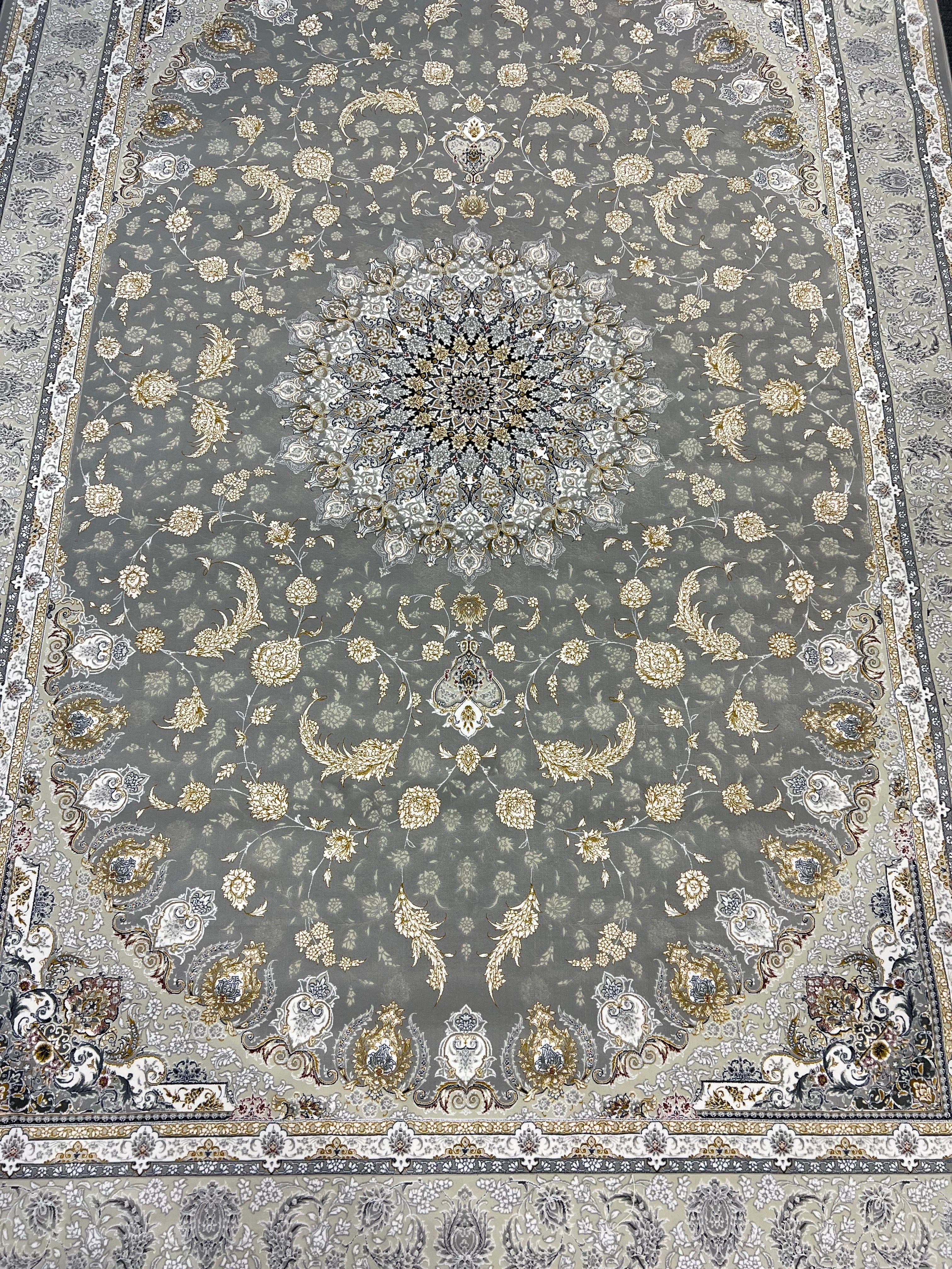 ISFAHAN GREY, Modern Design Grey With Gold Accent Area Rug