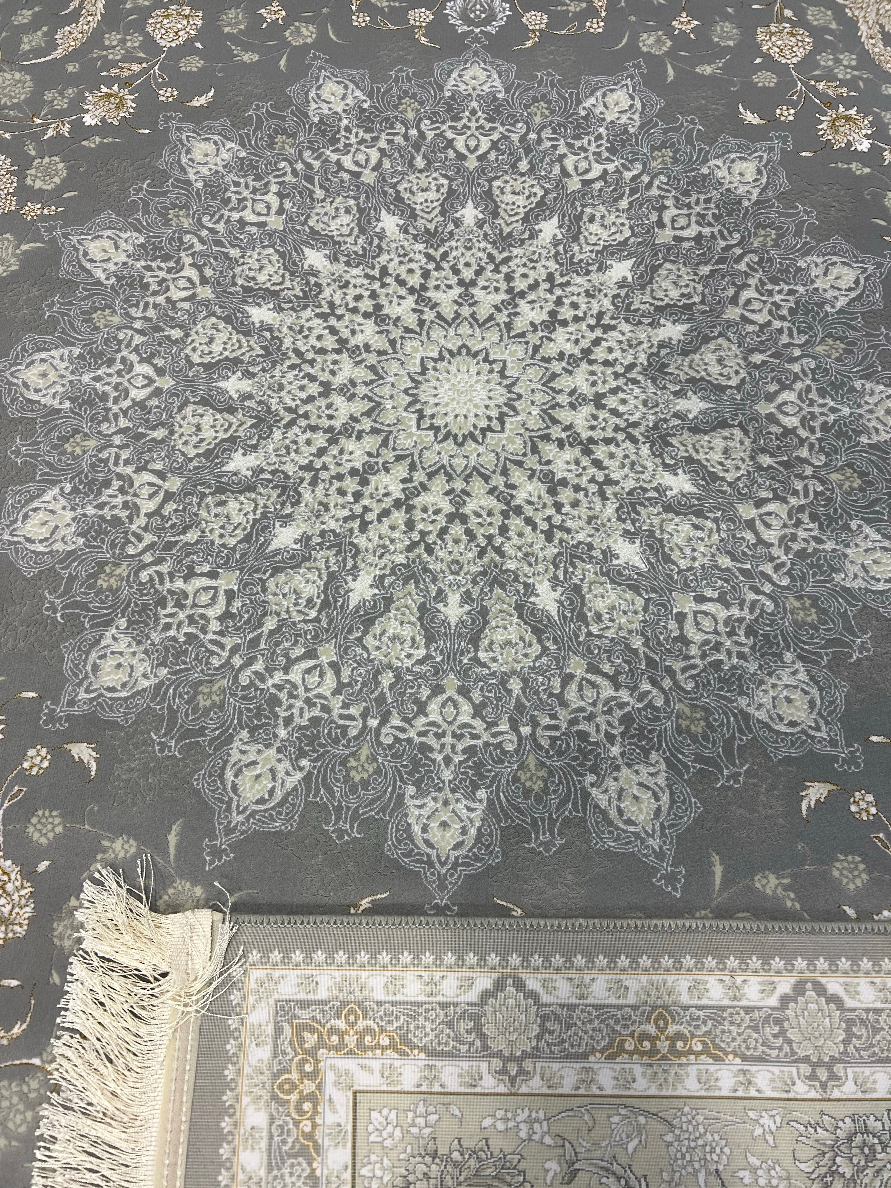 ISFAHAN LIGHT GREY