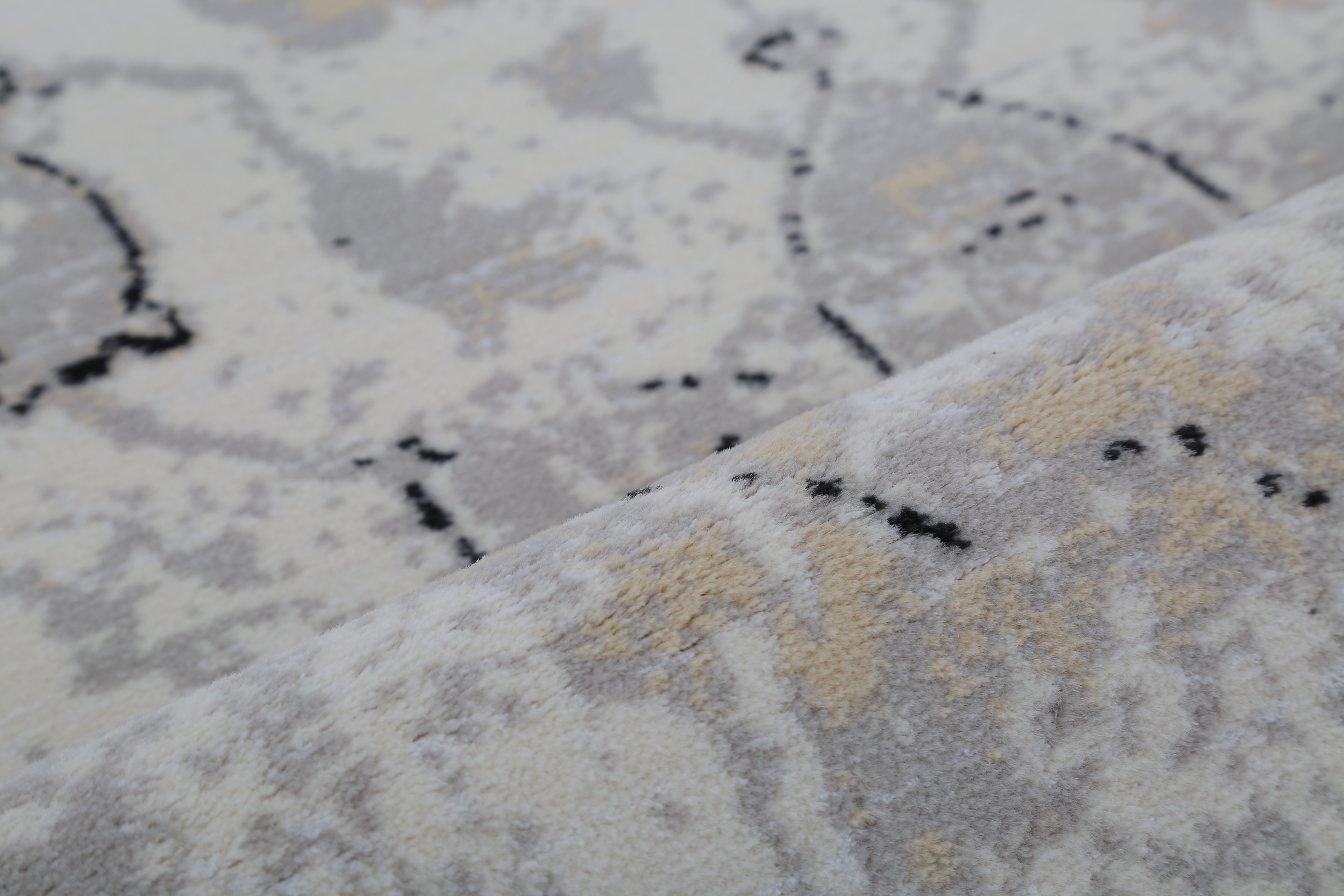 Glara Heritage Luxe Rug – Ivory & Charcoal Vintage Abstract (12mm Plush)